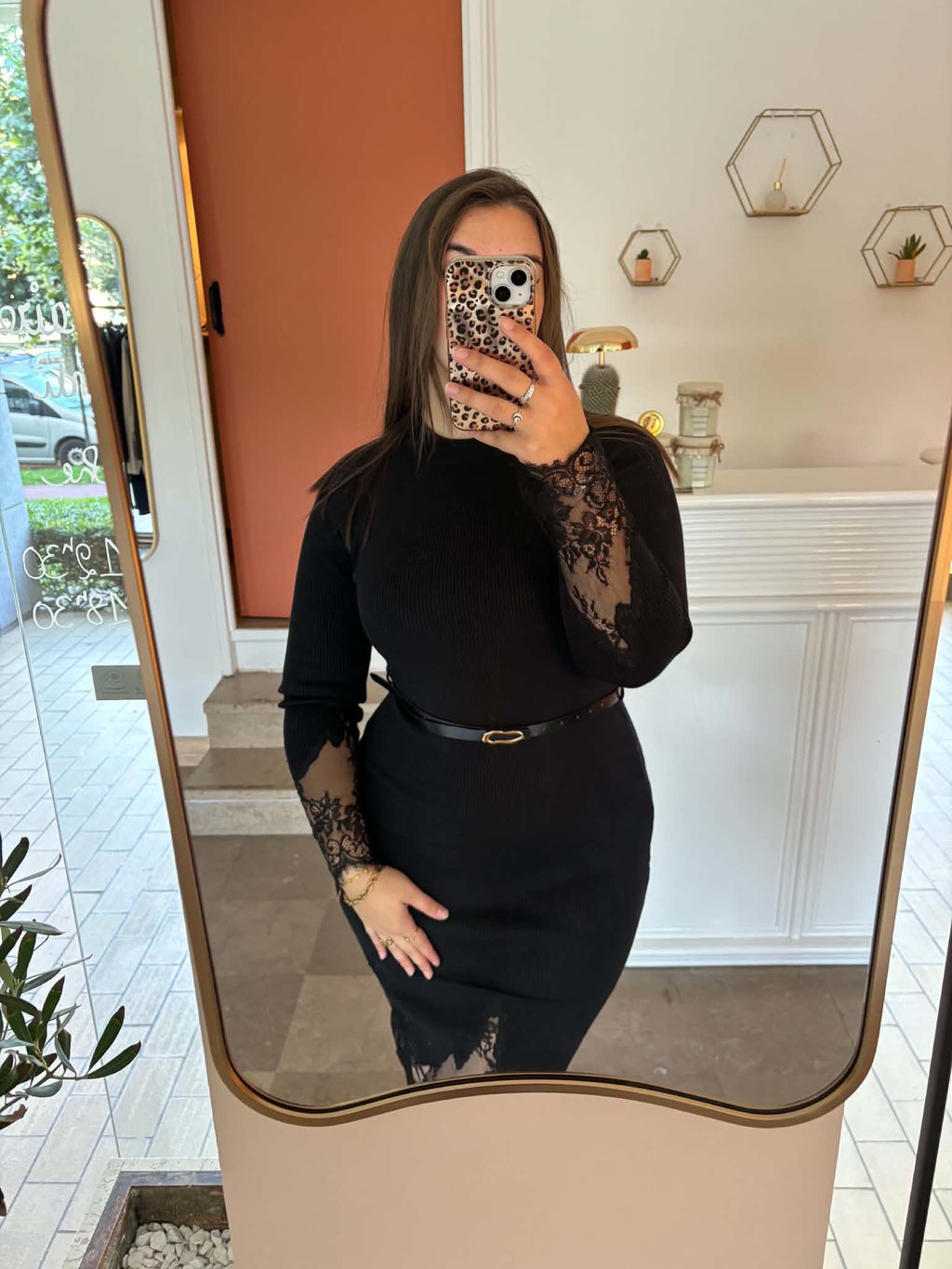 Robe pull côtelée détails dentelle — Noir